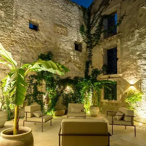 Isabella Di Castiglia Apartahotel