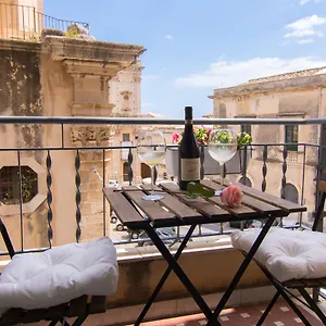 Maison Ortigia Bed and Breakfast
